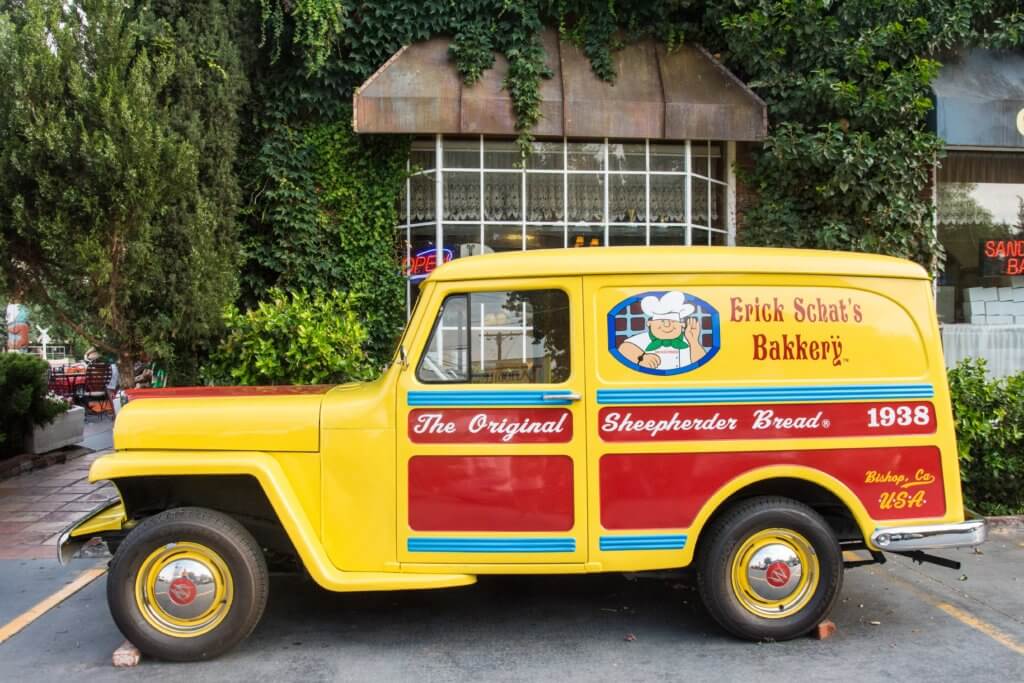 On the open road in California, find this yellow truck outside ERICK SCHAT’S BAKKERERŸ